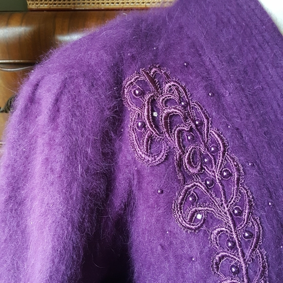 Lee Sands | 1980s Vintage | Beaded Cardigan - Picture 5 of 15